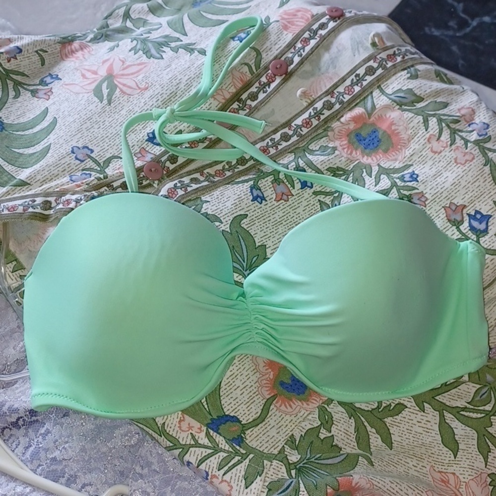 Victoria’s Secret Beach Sexy Bikini Flirt Top Ruched Mint Green, 36D